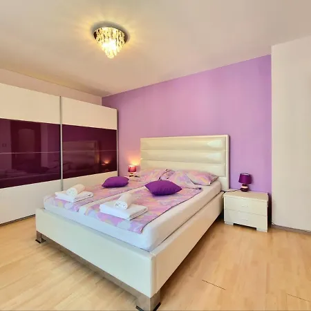 דירה Sunny View - Seaside With Garage בורגאס