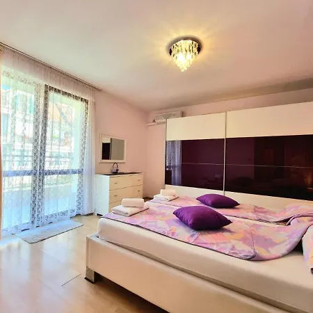 Sunny View - Seaside With Garage Lägenhet